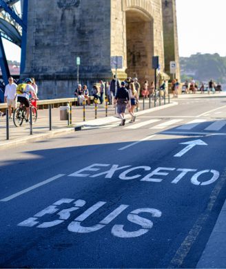 Via exclusiva para autocarro